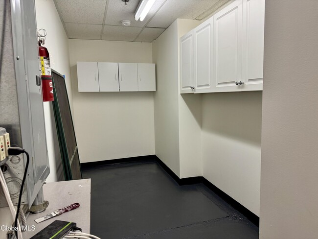 Building Photo - 433 Broadway