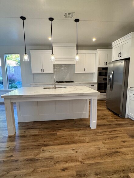 Building Photo - 1603 E Dihedral Dr