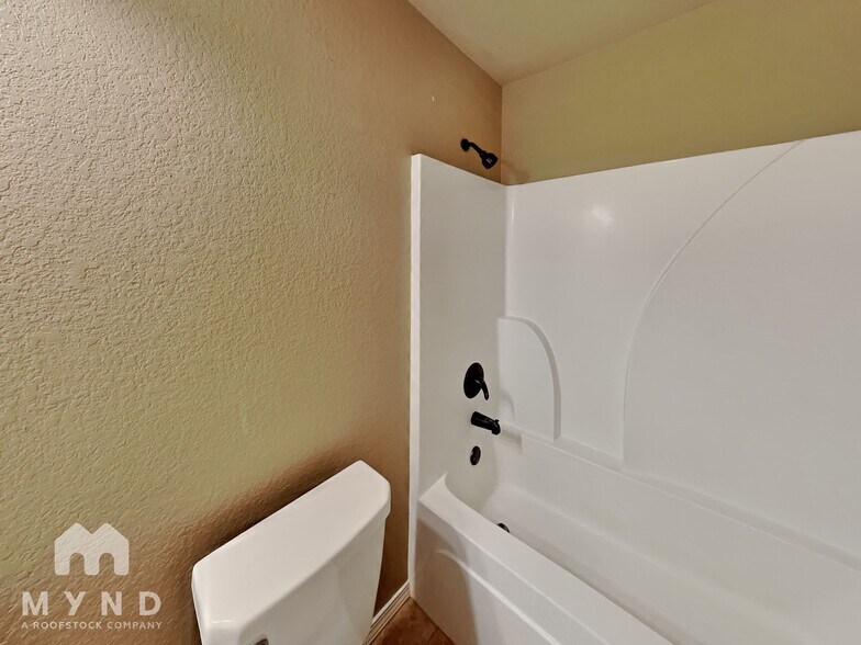 Building Photo - 154 Harvick Cir