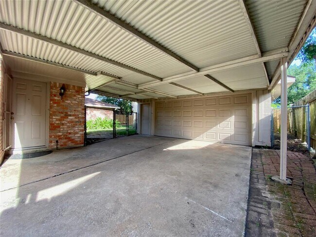 Building Photo - 2206 Tannehill Dr