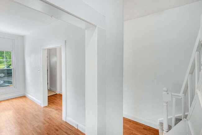 Building Photo - SECTION 8 WELCOME!