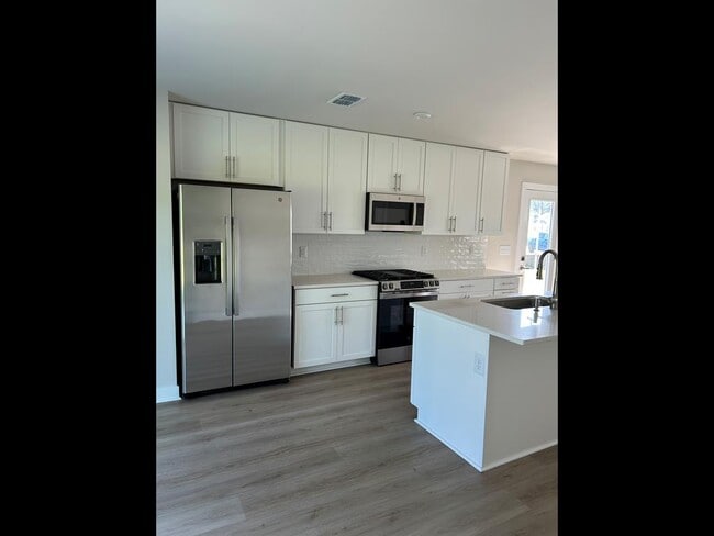 Building Photo - 2733 Rowyn St