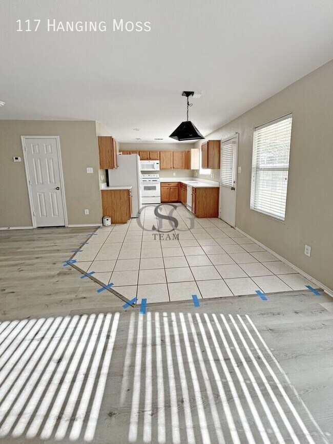 Building Photo - 117 Hanging Moss Dr