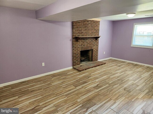 Building Photo - 14318 Lindendale Rd
