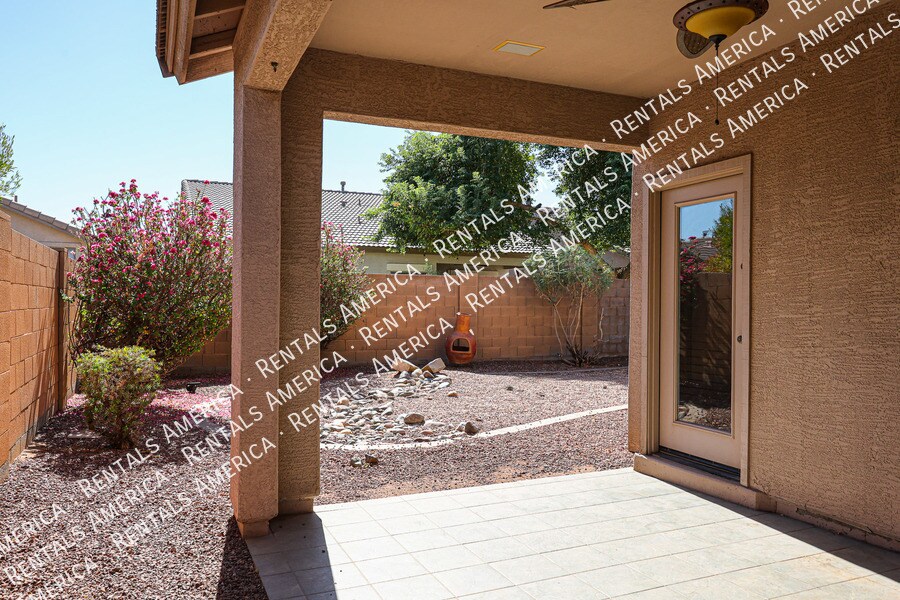 Building Photo - 12823 W Modesto Dr