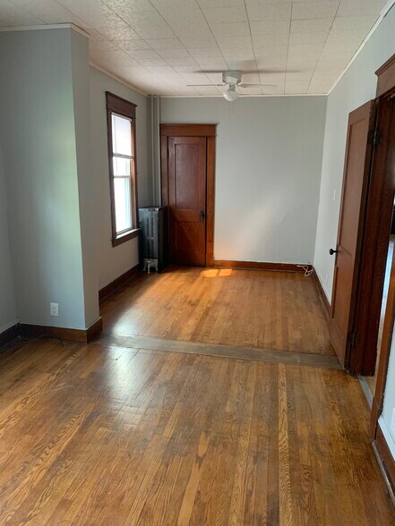 Master Bed Photo1 - 14 Bohl Ave