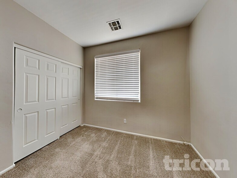 Building Photo - 3227 W White Canyon Rd