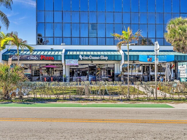 Building Photo - 1537 E Hillsboro Blvd