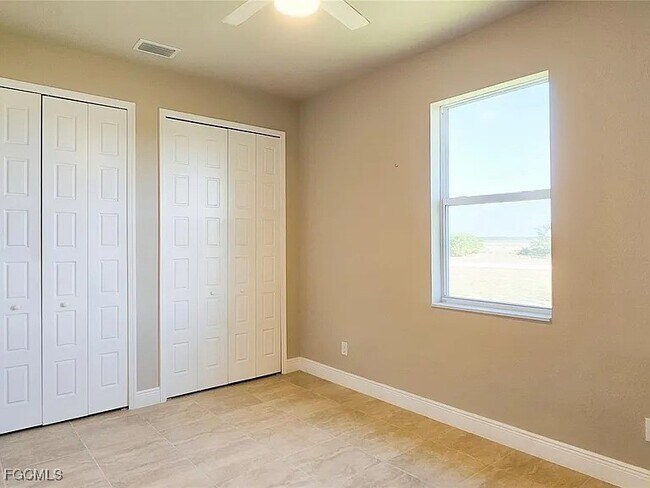 Building Photo - 578 David Cir