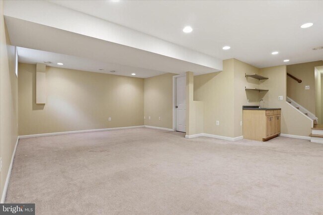 Building Photo - 10617 Wheatley St