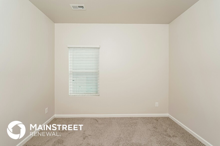 Building Photo - 5630 Post Oak Trl