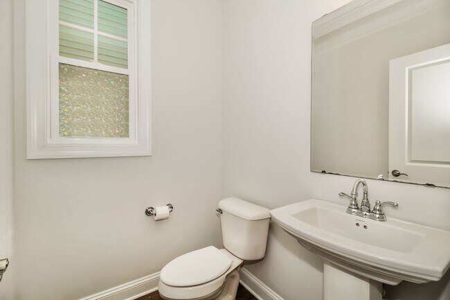 Building Photo - Beautiful 4 bedroom home in Wilmington