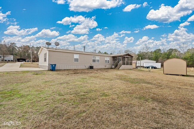 Building Photo - Beautiful 4 Bed 2 Bath!
