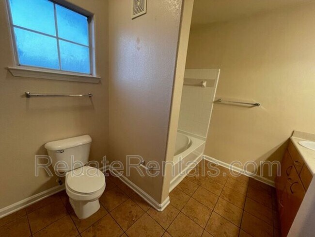 Building Photo - 8290 Gate Pkwy W