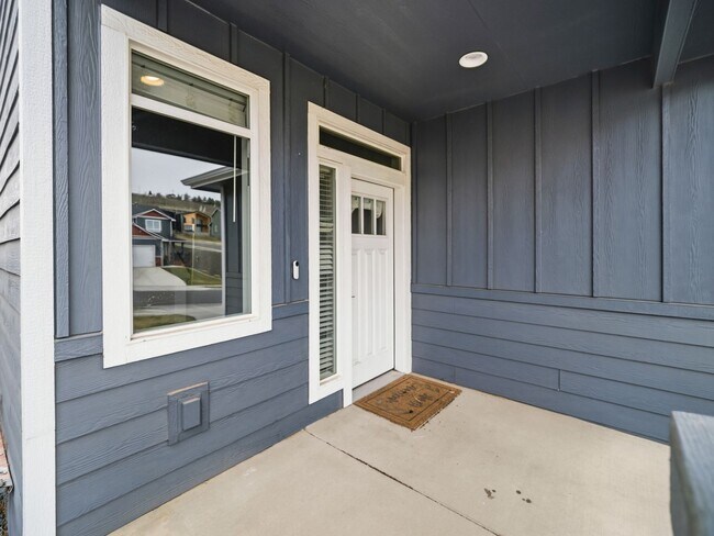 Building Photo - Charming North Spokane Home in a Quiet Neighborhood