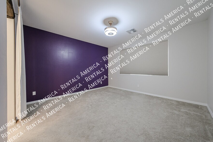 Building Photo - 11128 S 54th Ln