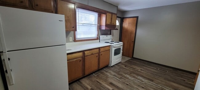Building Photo - 306 Norwood Dr NE