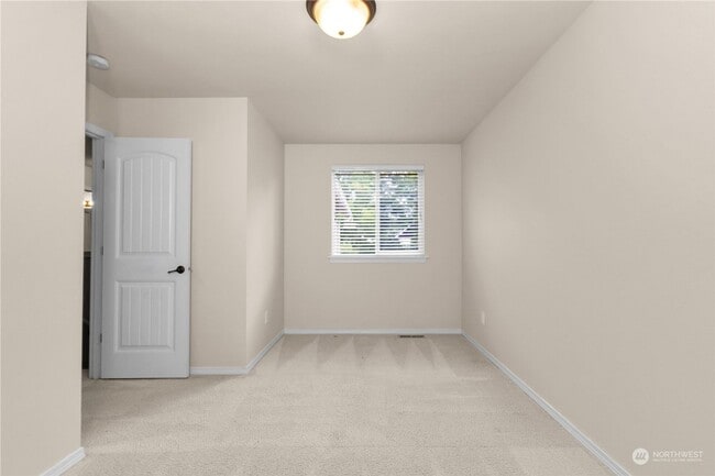 Building Photo - Listed For Rent