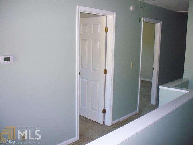 Building Photo - 320 Rogers Rd