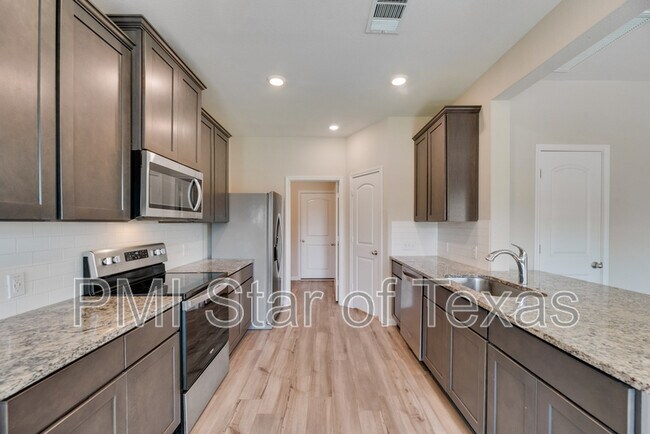 Building Photo - 247 Enchanted Way