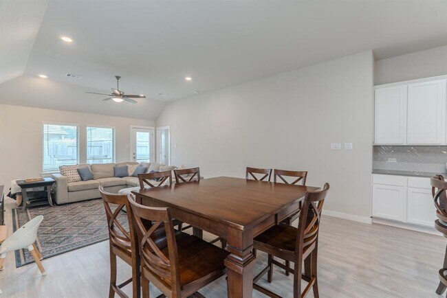 Building Photo - 22035 Juniper Crossing Dr