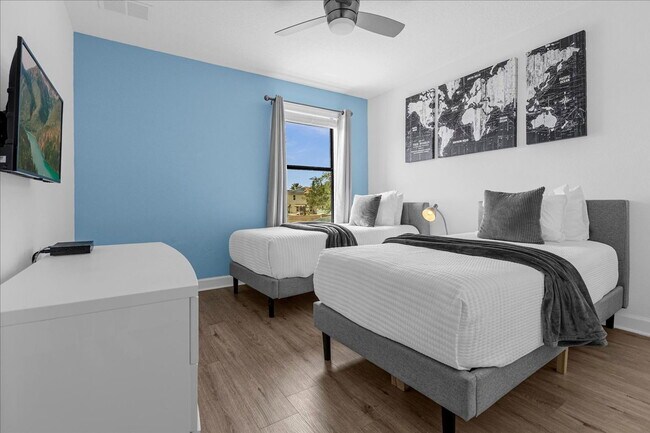 Building Photo - 1483 Rolling Fairway Dr