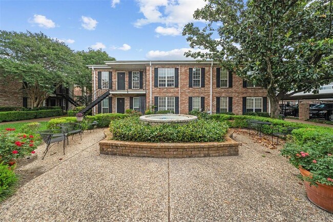 Building Photo - 6410 Del Monte Dr