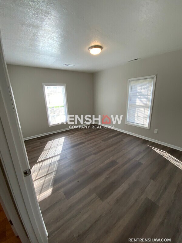 Building Photo - 119 High St