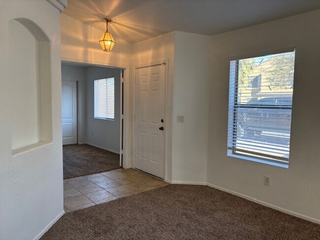 Building Photo - 3 BED HOME IN TORTOSA IN MARICOPA!!