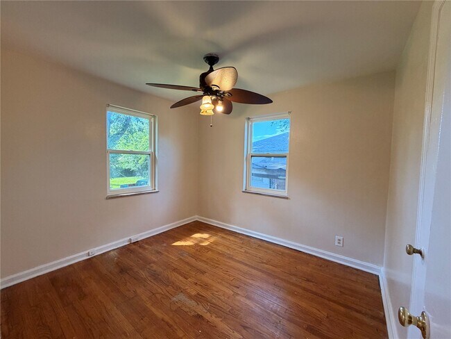 Building Photo - 5721 Acme Ave