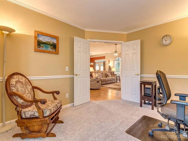 Building Photo - Partially Furnished Home for Rent