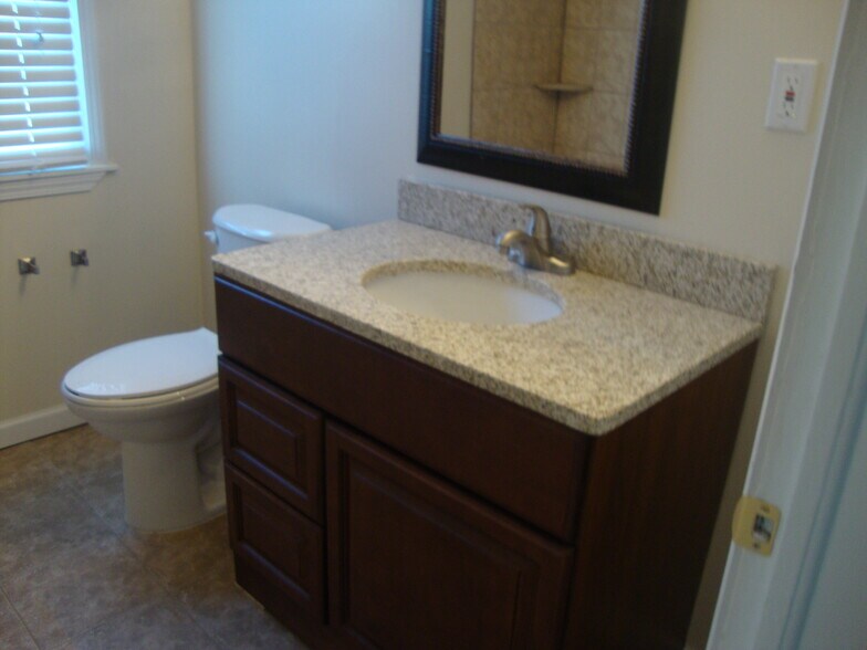 Building Photo - 7535 Republic Ave