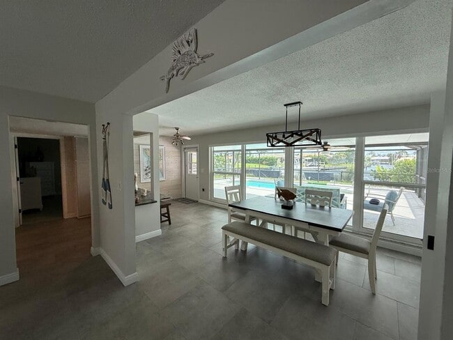 Building Photo - 1425 Appian Dr