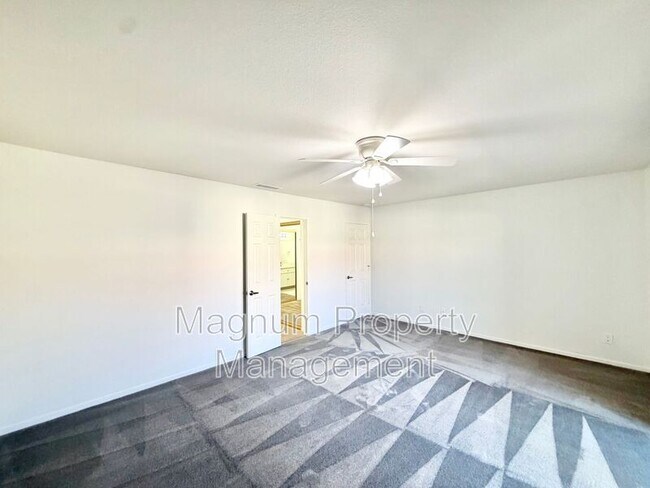 Building Photo - 25524 Sharp Dr