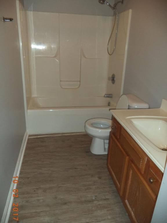 Building Photo - 619 Iowa Ave