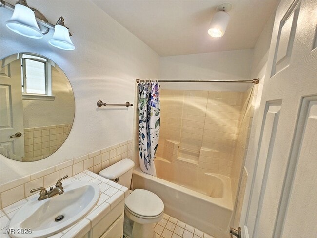 Building Photo - 2341 Yakima Ave