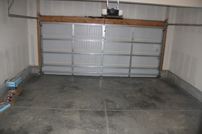 Building Photo - PKR Investments LLC(3715SWClaytonDR)
