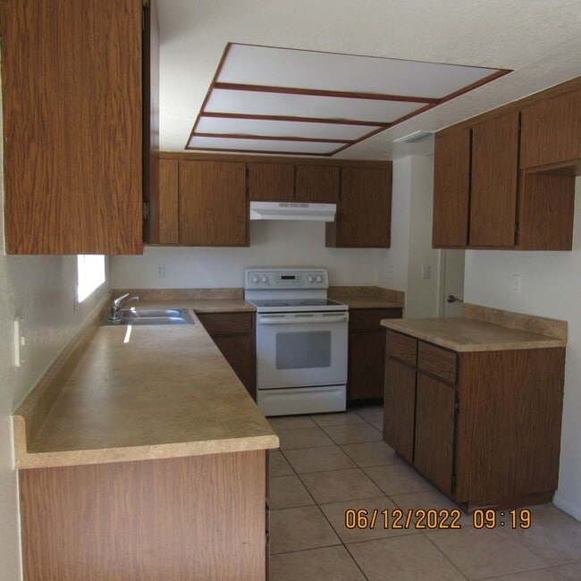 Building Photo - 3590 Clearwater Dr