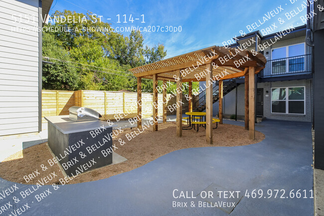 Building Photo - Brix: 1-BDR with a Private Patio in an Awa...