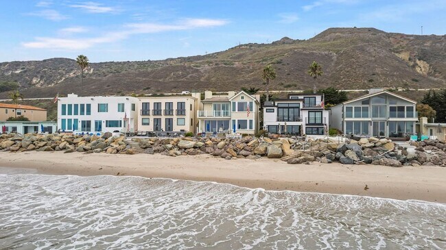 Building Photo - 3086 Solimar Beach Dr