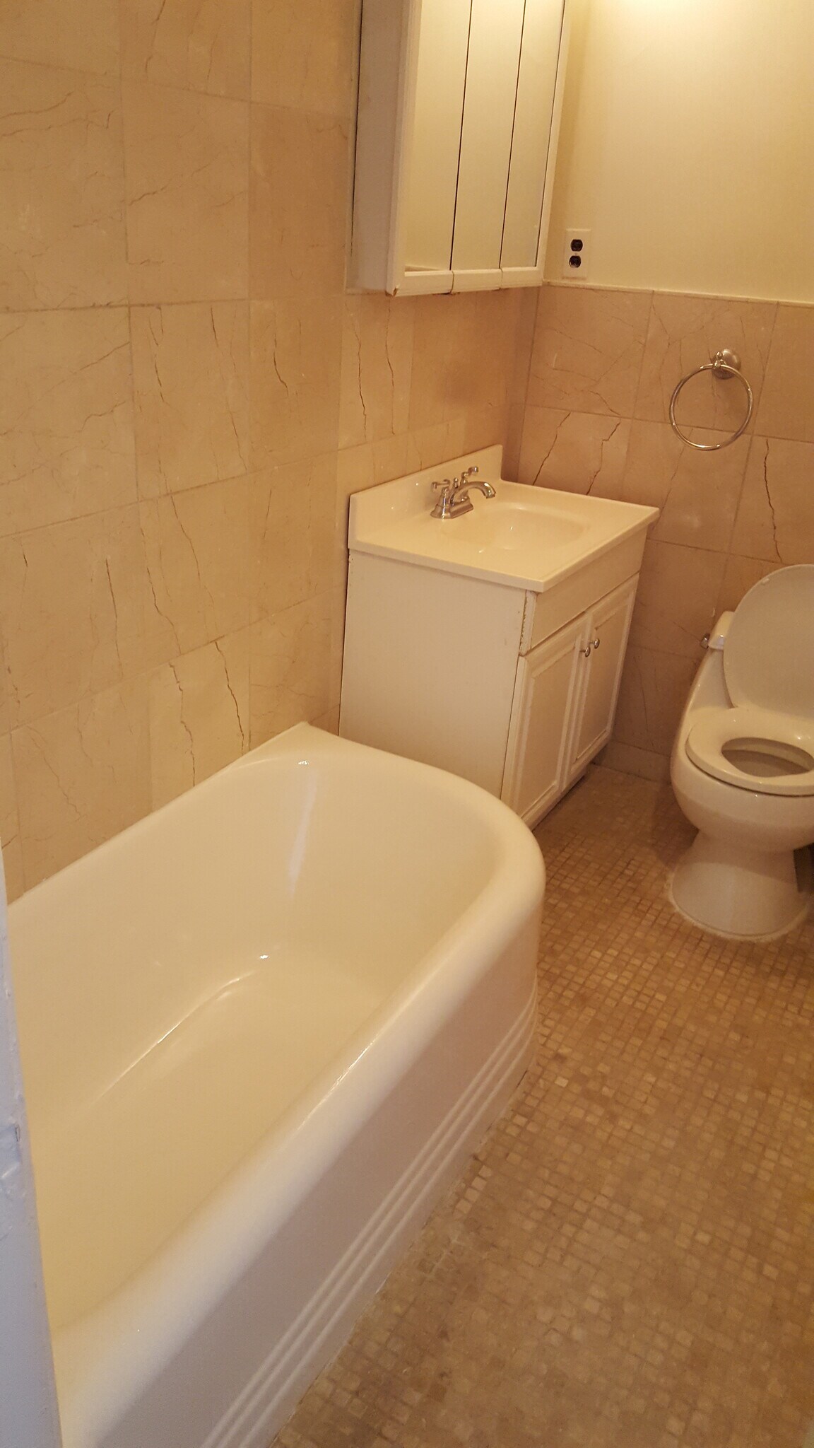 Building Photo - 2201 Chestnut St