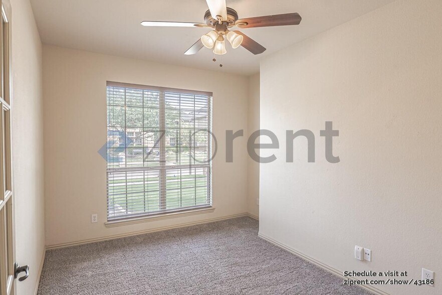 Building Photo - 13977 Valley Mills Dr