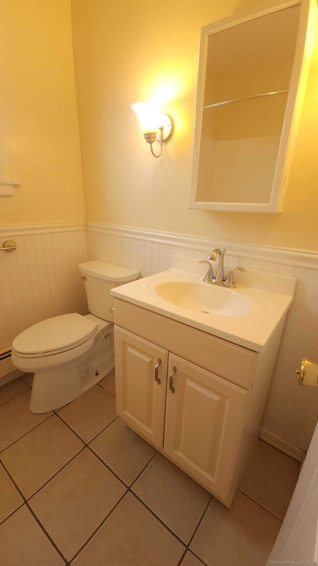 Building Photo - 33 Trowel St