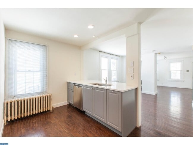 Building Photo - Beautifully Renovated 4 Bedroom, 1.5 Bath ...