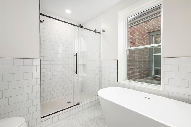 Building Photo - 1925 N 32nd St