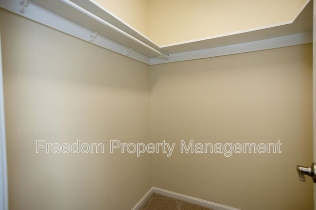 Building Photo - 8343 Irongate Way