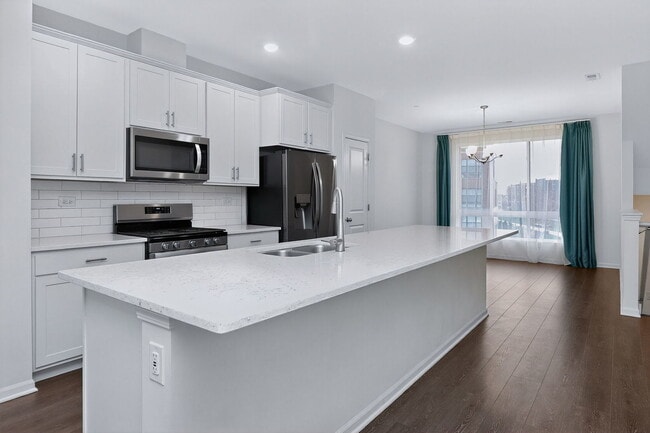 Building Photo - 1276 Lakepointe Dr