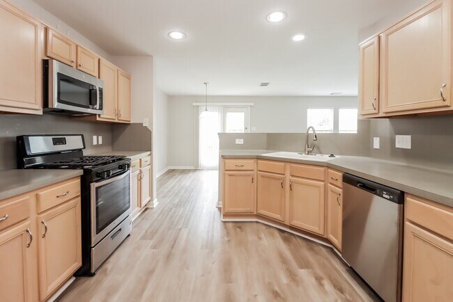 Building Photo - 6806 Oleander Grove Way
