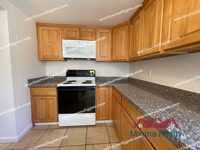 Building Photo - 211 Del Luz Ct