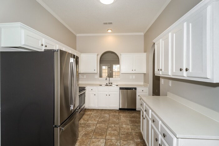 Building Photo - 10092 Cross Ridge Rd